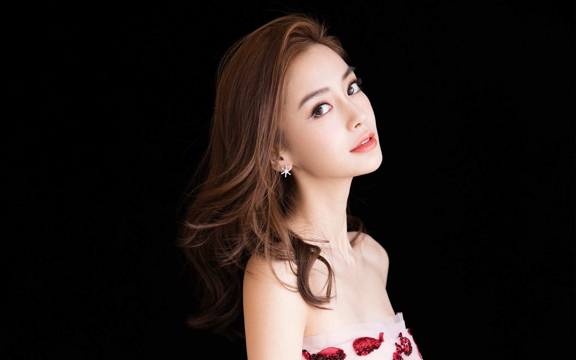 巴萨客场1-1战平巴列卡诺，错失两分，巴萨巴列卡诺直播