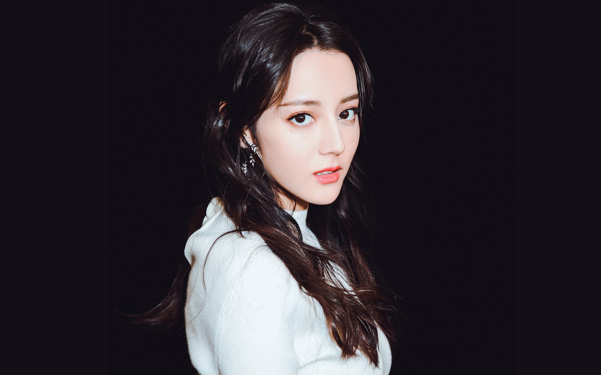 黄蜂队客场逆转对手,展现出强大的意志力,黄蜂队最新阵容名单