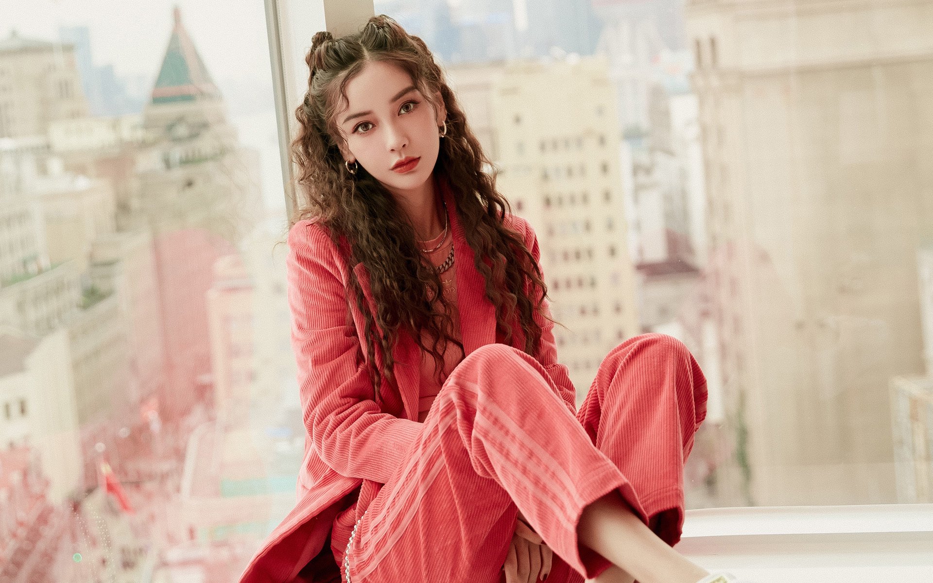 爱游戏电竞官网-詹姆斯现场观看女儿篮球比赛，女詹姆斯wnba